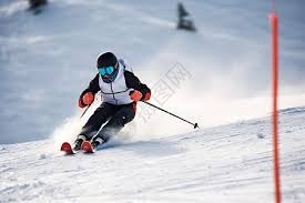 《身高201厘米的挑战：贾吉如何克服巨大打击区带来的防守死角？》